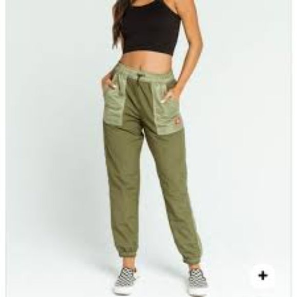 DICKIES NYLON JOGGERS GREEN SIZE MEDIUM - Picture 1 of 12